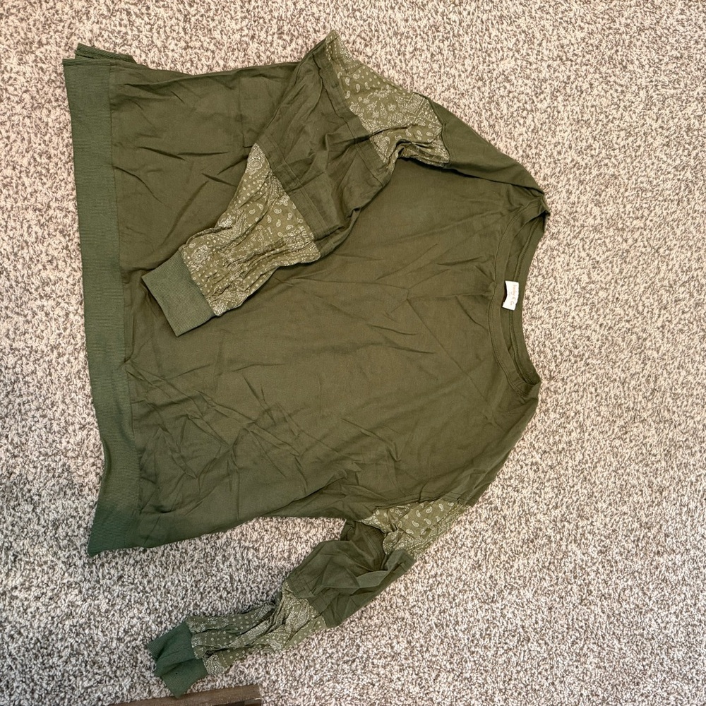 Green Long Sleeve Shirt with Patterned Sleeves